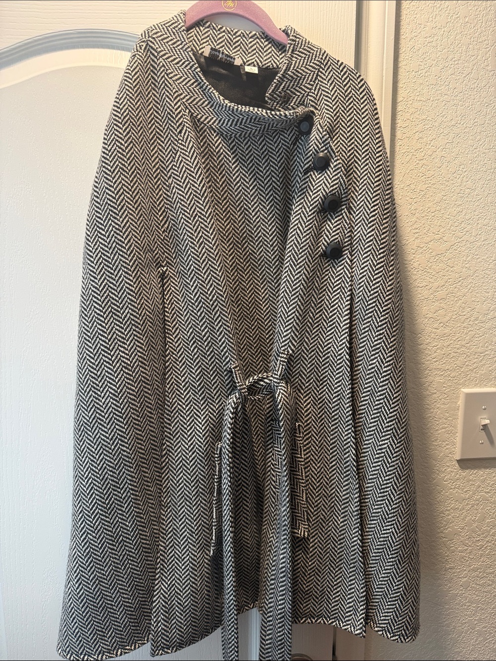 Joan Rivers Black & White Herringbone Belted Cape